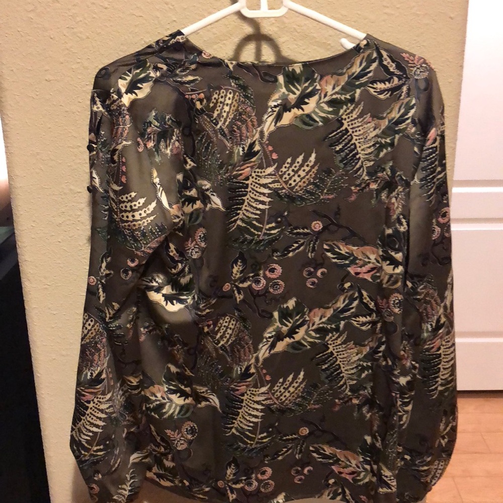 New, never worn Banana Republic Blouse